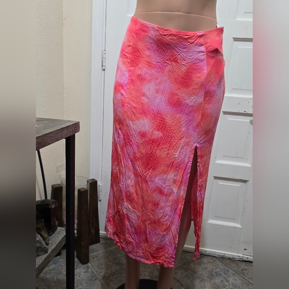 Elegant Tie-Dye Pink Skirt